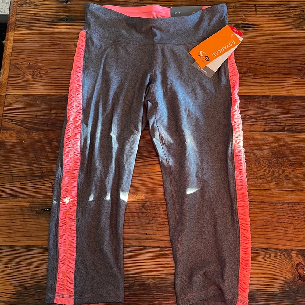 NWT C9 Champion gray Capri leggings size small